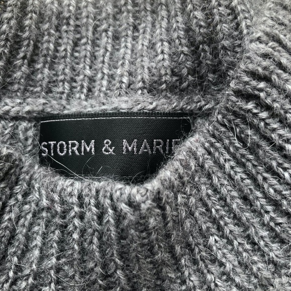 Storm & Marie Grey Knit Sweater - Picture 4 of 4